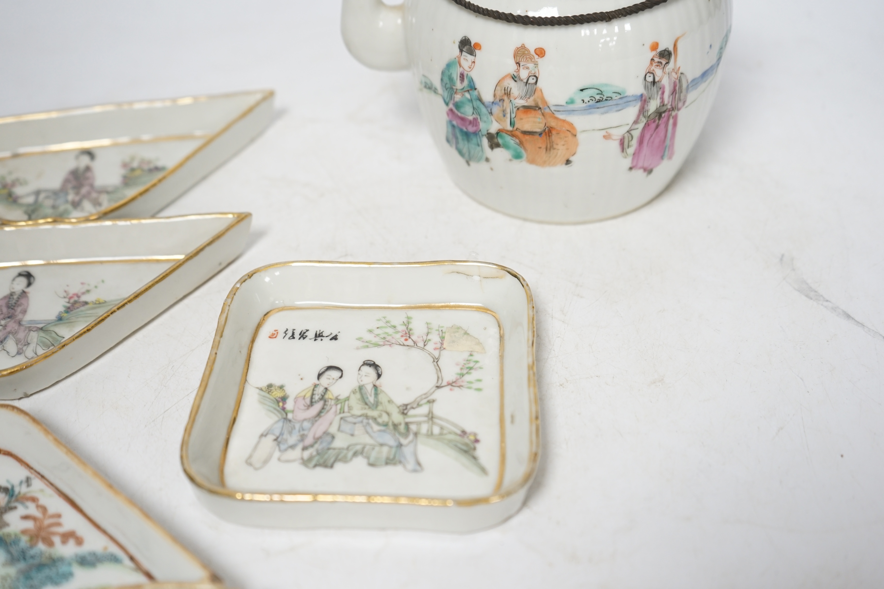 Chinese ceramics to include a teapot and a set of five dishes, 19th/20th century, largest 15cm wide. Condition - poor